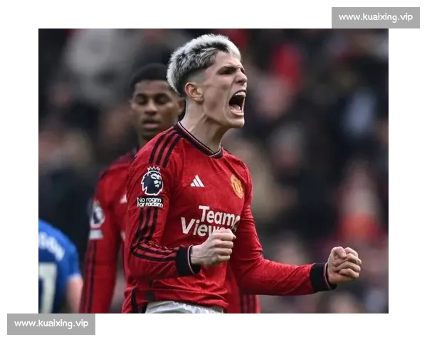 B 费点射 + 助攻蝉联曼联最佳，红魔核心成黑暗赛季唯一光