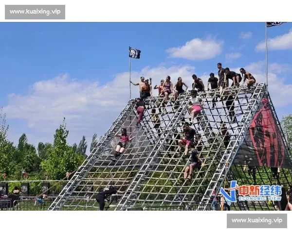 400 元跳泥坑出片！小众赛事为何爆火？