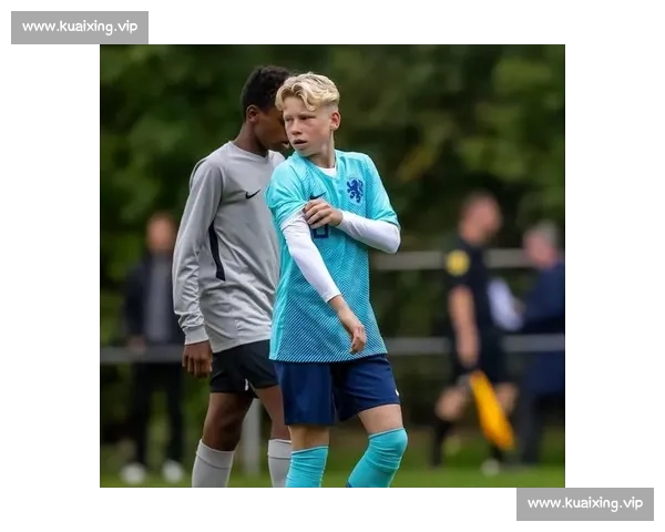 费耶诺德锁定青训瑰宝！林格宁续约至 2027 年，剑指荷甲未来中轴线